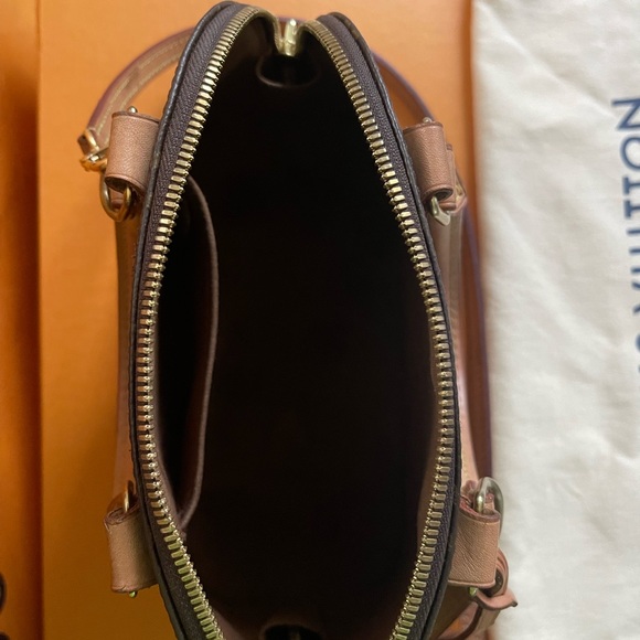 LV Alma BB Monogram Crossbody - Picture 4 of 6